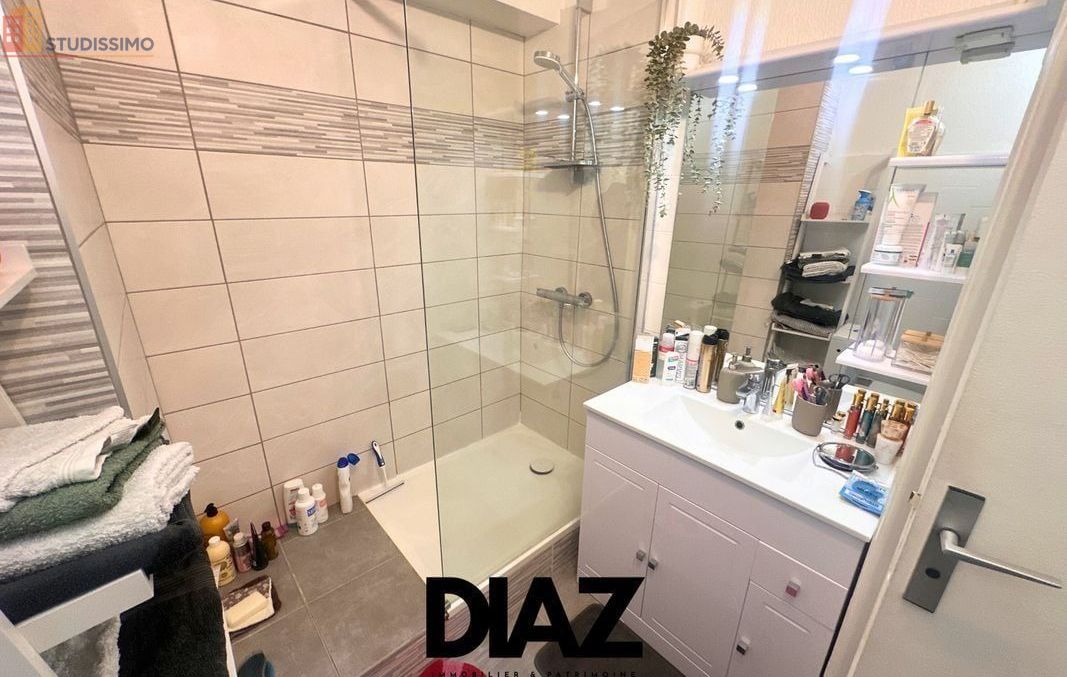Studio 26m² Nîmes centre - DPE C - Photo 2