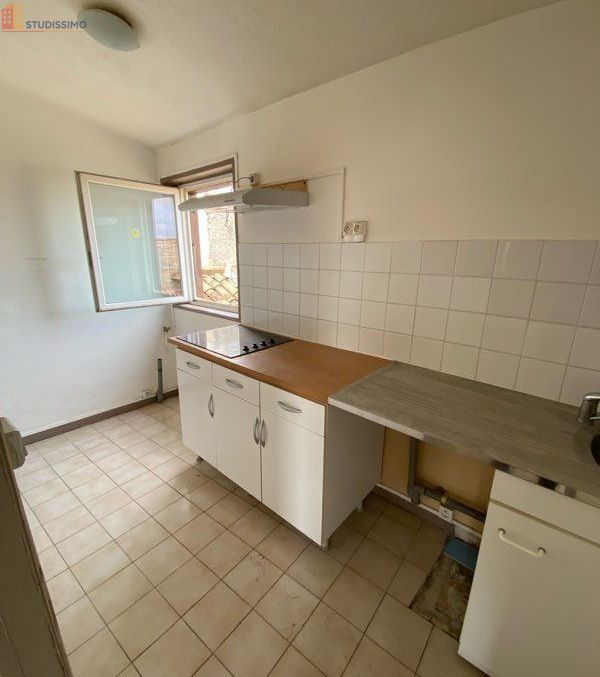 Studio 33m² Nîmes centre - Dernier étage, lumineux - Photo 2