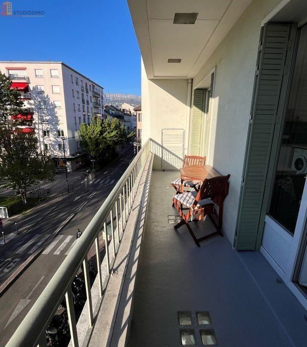 Studio 29m² Annecy centre - Meublé, face gare - Photo 10