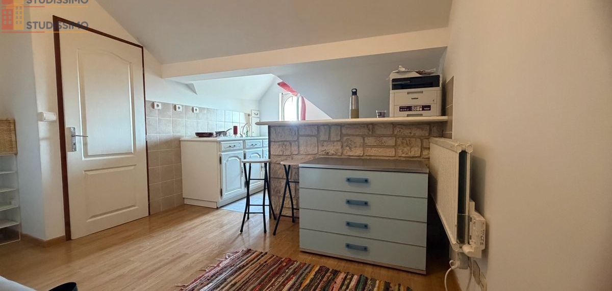 Studio meublé 17m² Annemasse - Place de parking privative, eau incluse - Photo 2