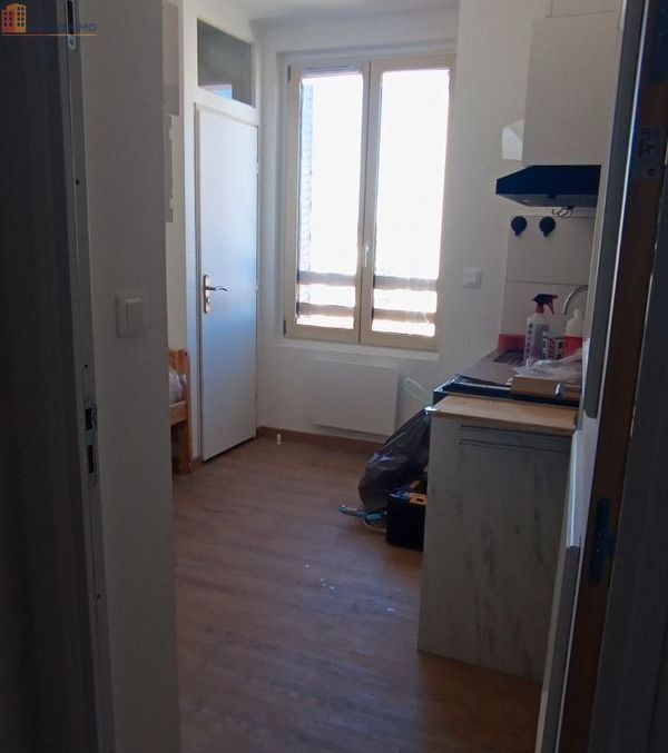 Studio meublé 10m² Annecy centre - Calme, 6e étage - Photo 5