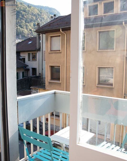 Studio meublé 28m² Cluses - Balcon, charges comprises - Photo 2