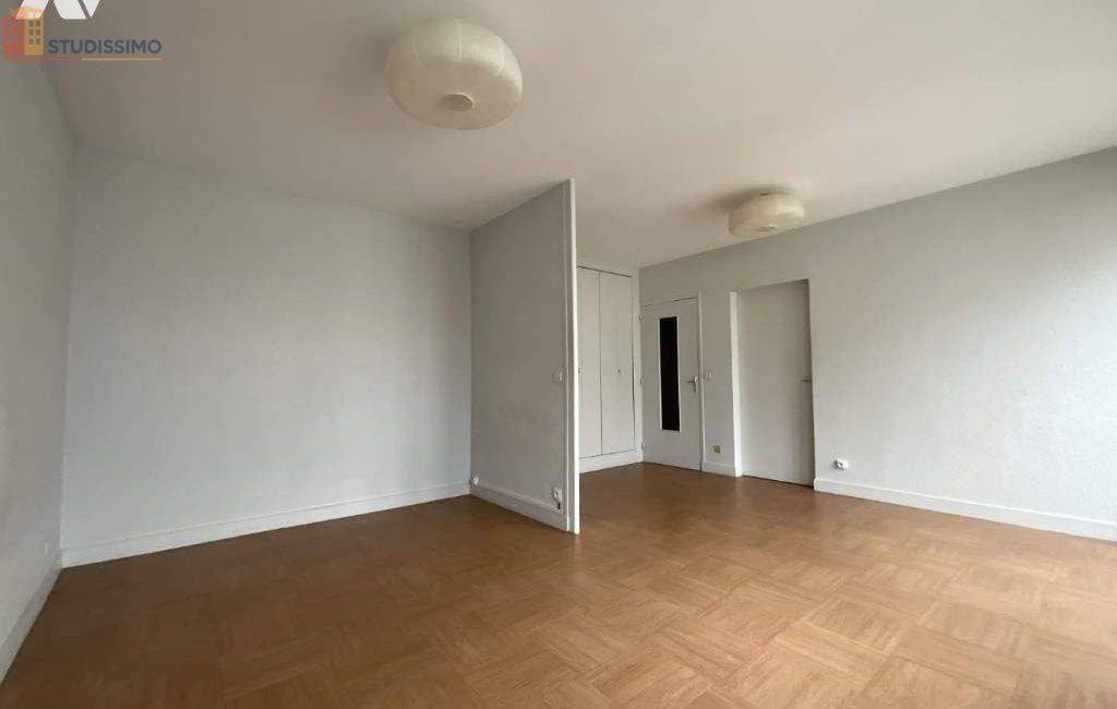 Studio 39m² Tours 37000 - Photo 7