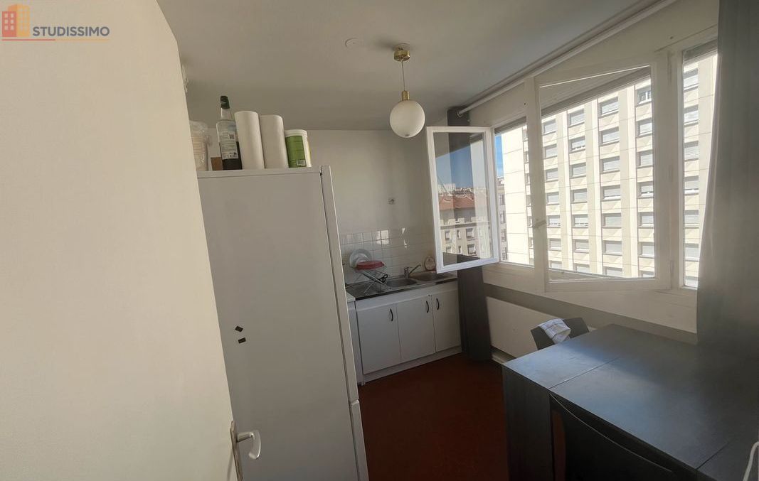 Studio meublé 29m² Lyon 6e - Étage élevé, adapté étudiant - Photo 2