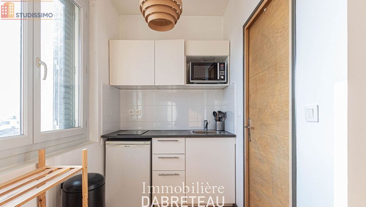 Studio meublé 18m² Lyon 8e - Dernier étage, lumineux - Photo 3