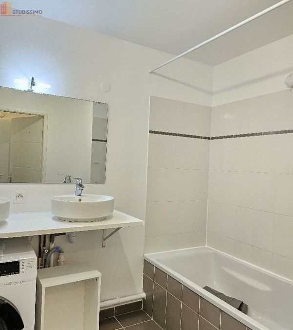 Studio 20m² Saint-Priest - Meublé, DPE C - Photo 2