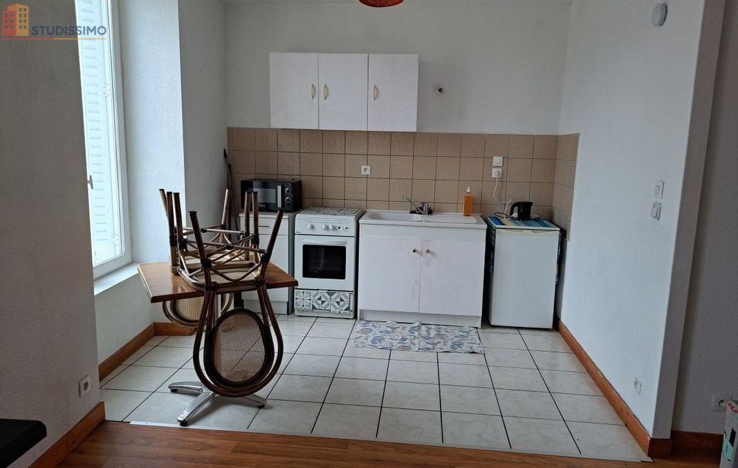 Studio meublé 28m² Thizy-les-Bourgs - Meublé, 1er étage - Photo 2