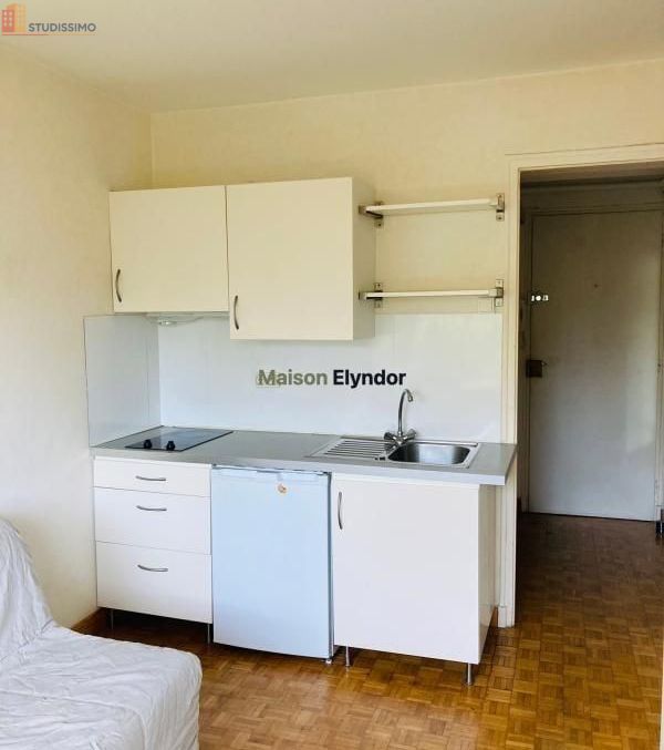 Studio meublé 15m² Paris 15e - Lumineux, 6e étage - Photo 2