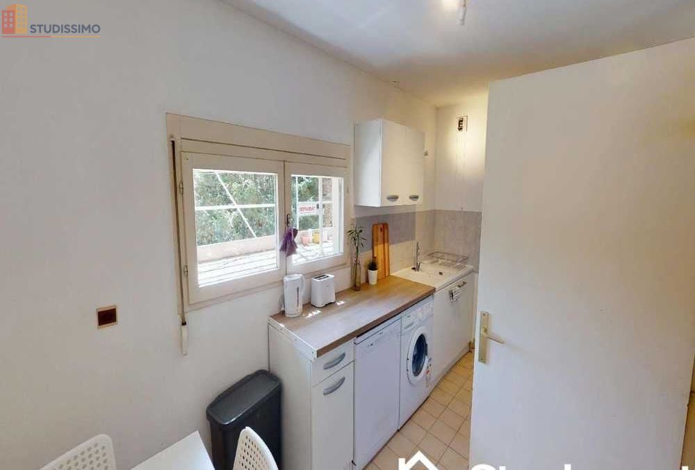 Studio meublé 11m² Lyon 7e - Meublé, au 2e étage - Photo 1