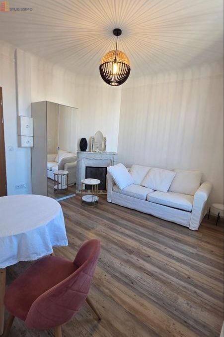 Studio meublé 27m² Paris 19e Buttes-Chaumont - Lumineux, dernier étage - Photo 9