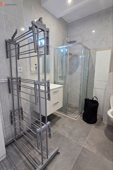 Studio meublé 27m² Paris 19e Buttes-Chaumont - Lumineux, dernier étage - Photo 4