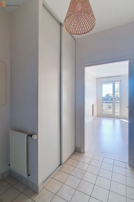 Studio 33m² Tours centre - Balcon, parking et cave - Photo 3