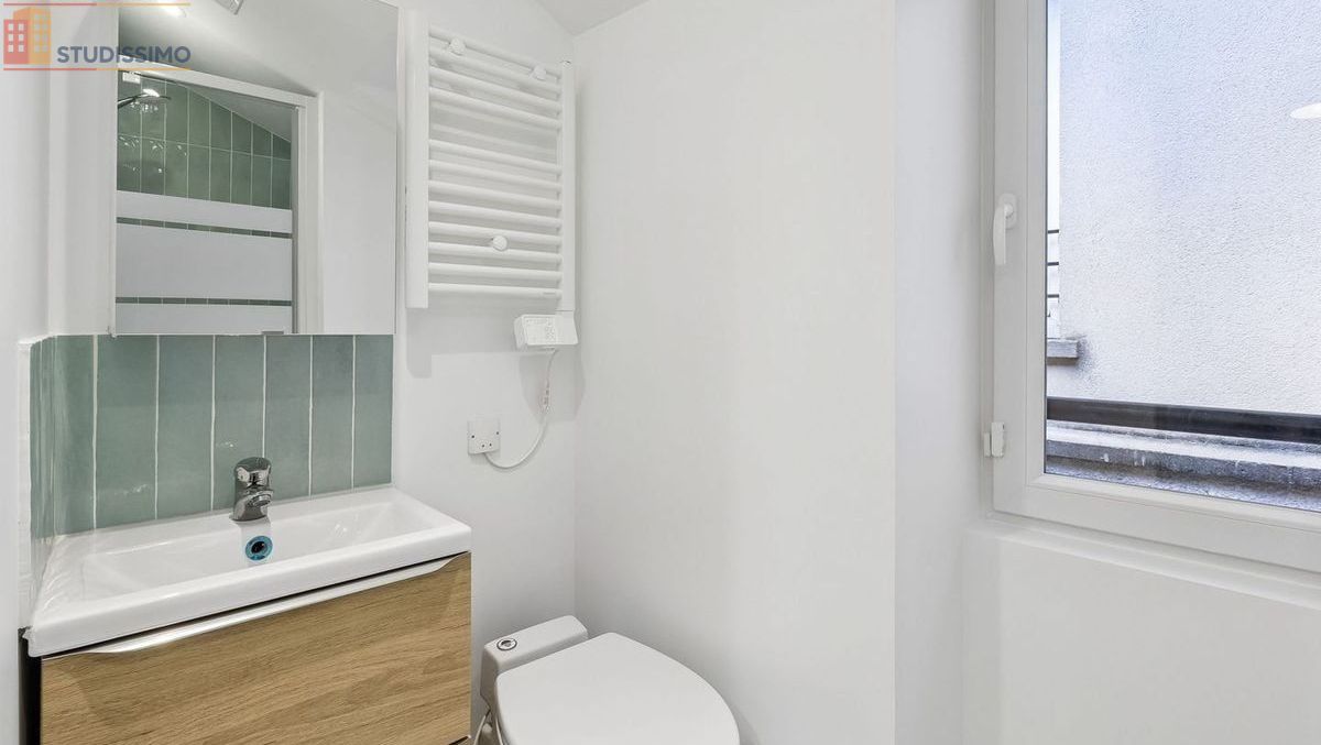 Studio meublé 18m² Paris 10e - Meublé, 1er étage - Photo 9