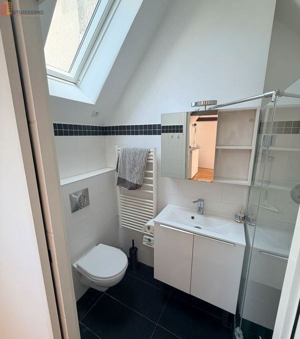 Studio meublé 23m² Paris 9e - Meublé, dernier étage - Photo 2