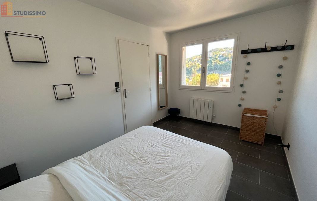 Studio 35m² Hauts de Bienne 39400 - Étage élevé, lumineux - Photo 1