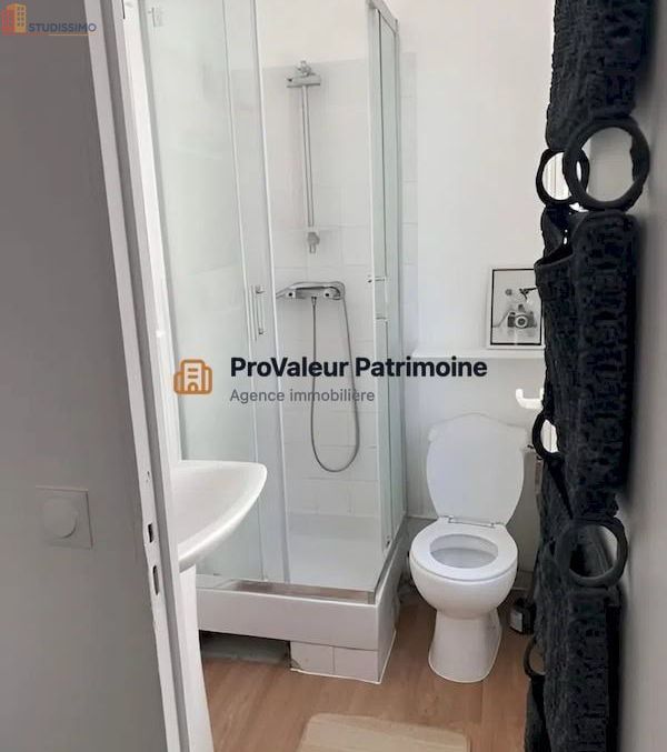 Studio meublé 21m² Paris 10e - Lumineux, dernier étage - Photo 9