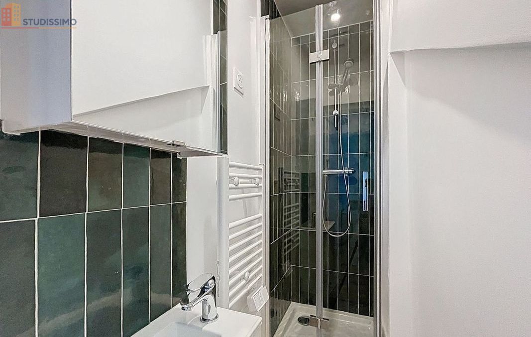 Studio meublé 21m² Paris 18e - Meublé, 2e étage - Photo 1