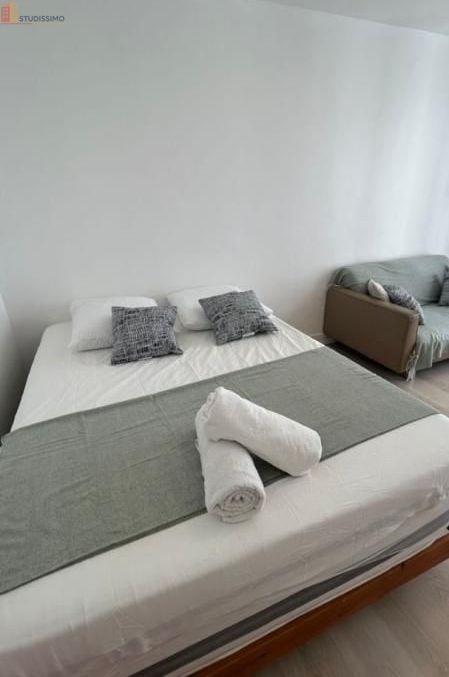 Studio meublé 24m² Paris 17e - Lumineux, étage élevé - Photo 2