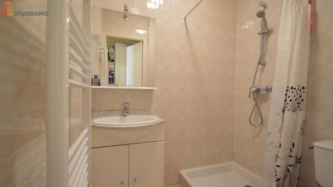 Studio 24m² Villeurbanne - Meublé, kitchenette séparée - Photo 1