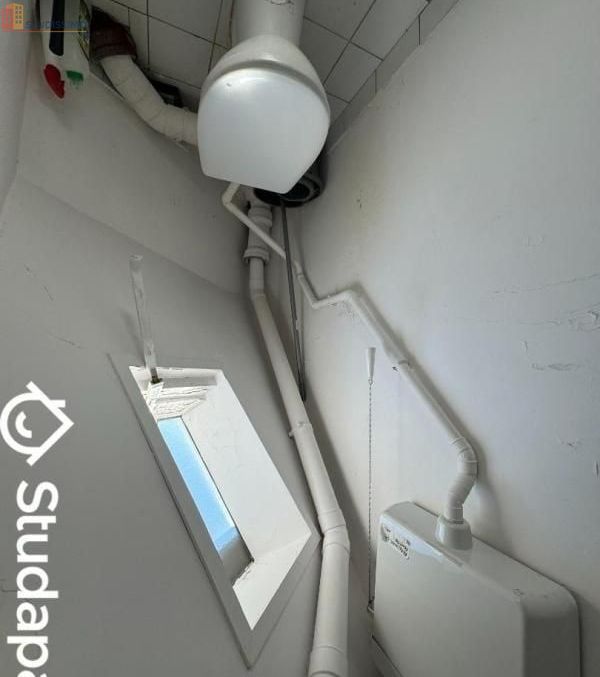 Studio meublé 11m² Paris 17e - Étage élevé, lumineux - Photo 1