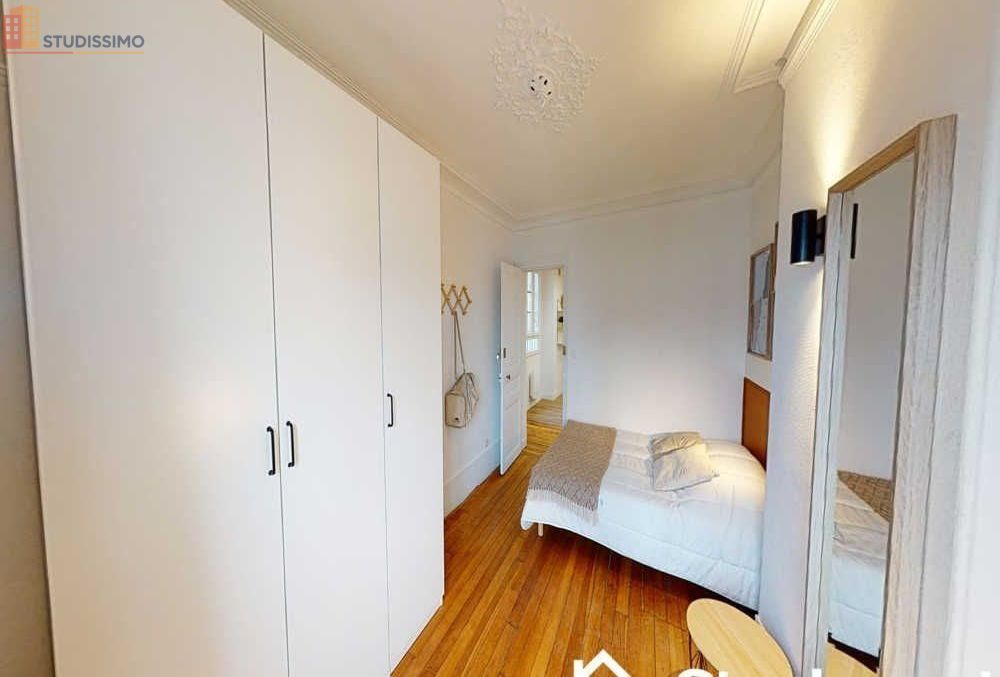 Studio meublé 12m² Paris 18e - Étage élevé, lumineux - Photo 2