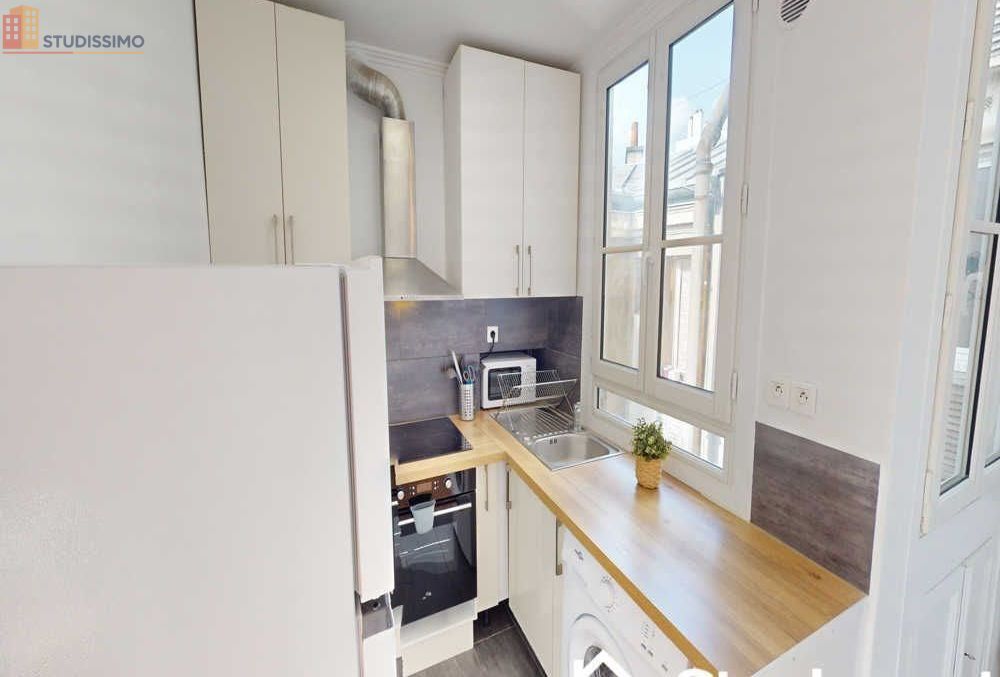 Studio meublé 11m² Paris 18e - Lumineux, 5e étage - Photo 1