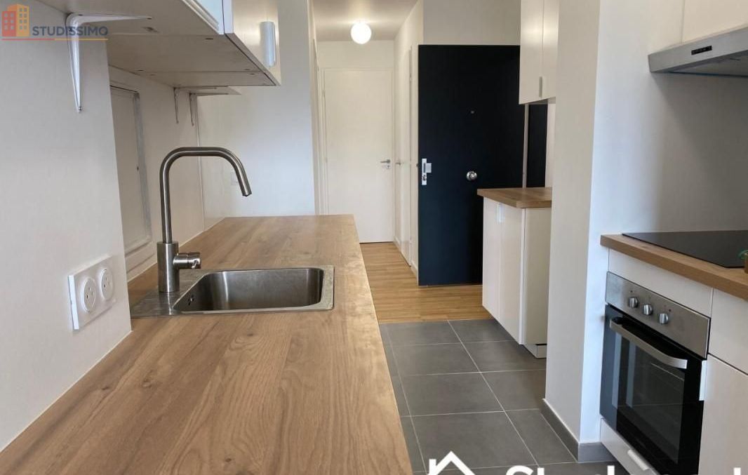 Studio meublé 13m² Paris 18e - Calme, lumineux - Photo 1