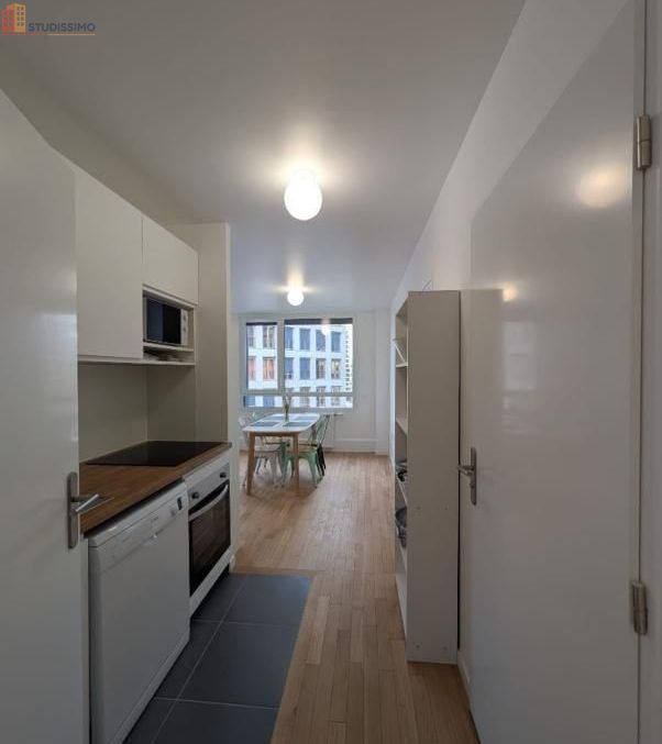 Studio meublé 12m² Paris 18e - Vue, lumineux - Photo 2