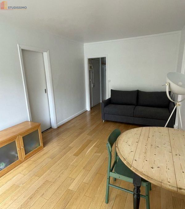 Studio meublé 25m² Paris 10e - Balcon, proche Canal Saint-Martin - Photo 3