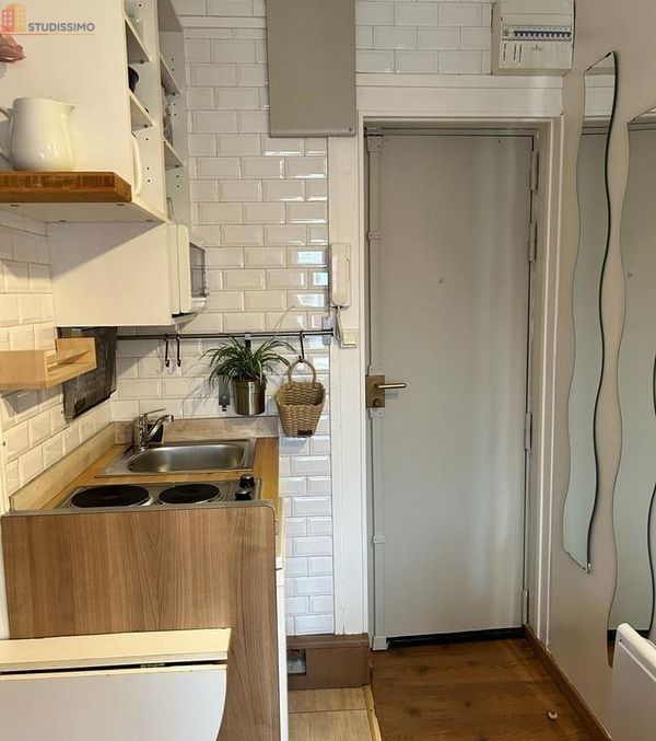 Studio meublé 12m² Paris 18e - Dernier étage, lumineux - Photo 2