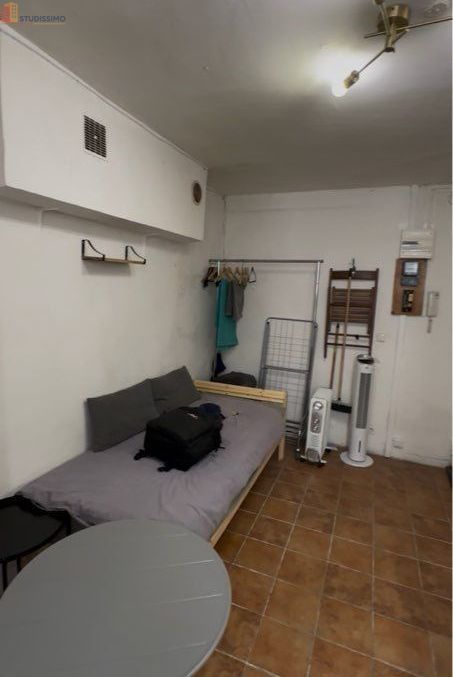 Studio meublé 13m² Paris 18e - Meublé, dernier étage - Photo 5