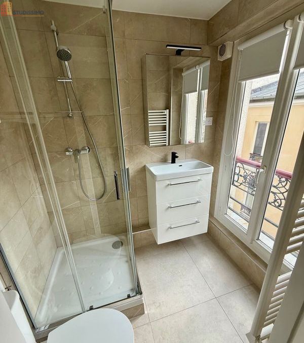 Studio meublé 20m² Paris 18e Montmartre - Calme, lumineux - Photo 2