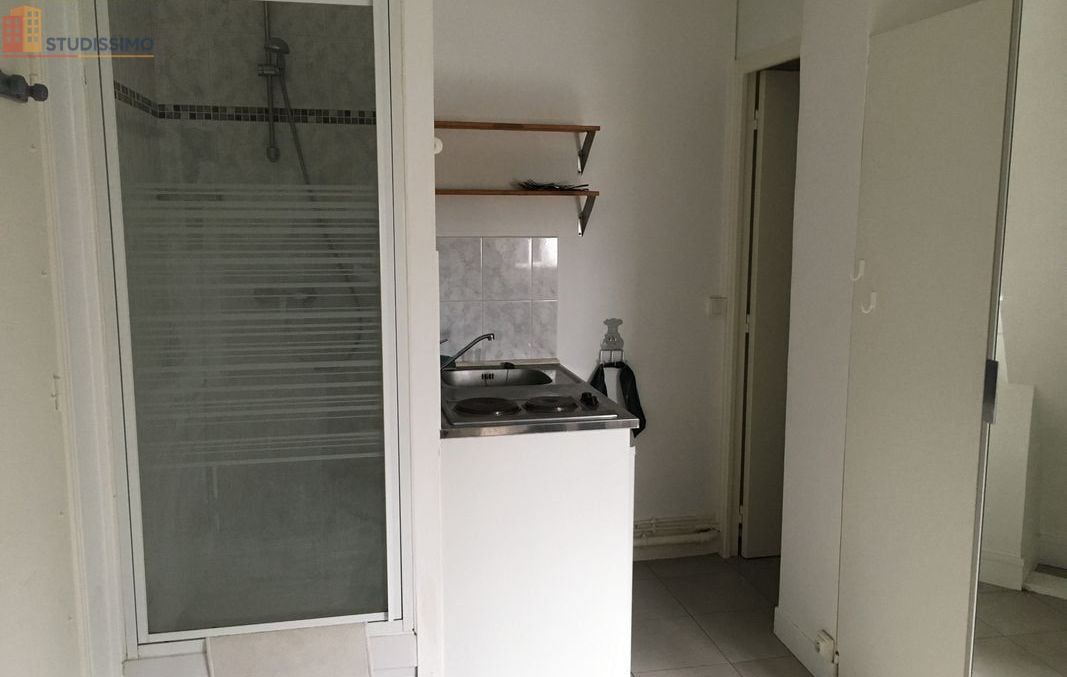 Studio meublé 13m² Paris 5e - Meublé, dernier étage lumieux - Photo 5
