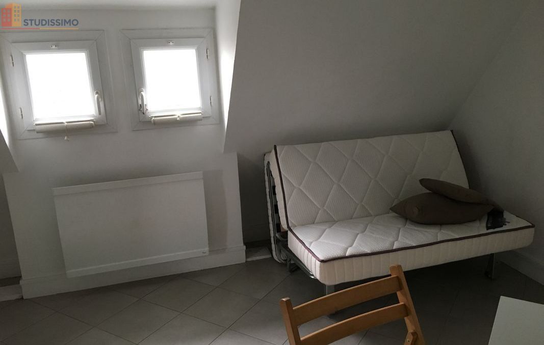 Studio meublé 13m² Paris 5e - Meublé, dernier étage lumieux - Photo 3