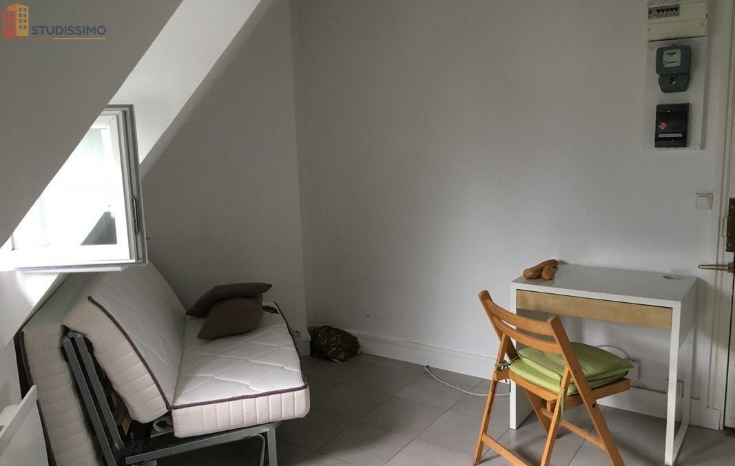 Studio meublé 13m² Paris 5e - Meublé, dernier étage lumieux - Photo 4