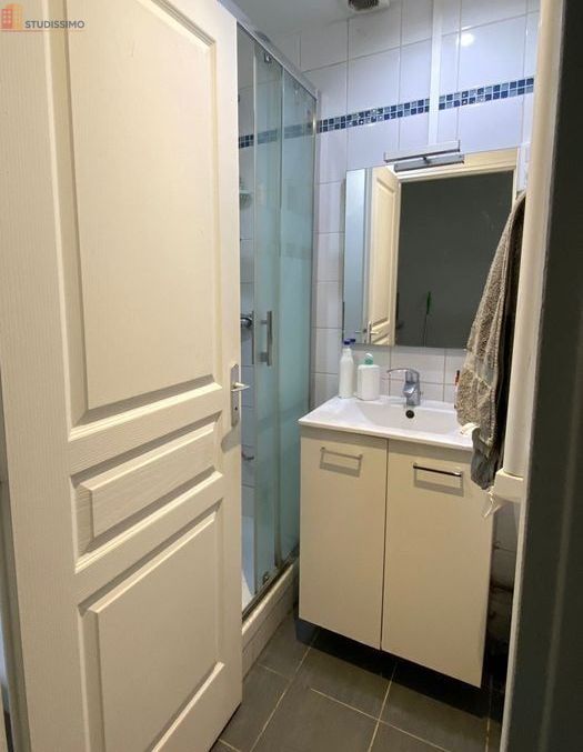 Studio meublé 16m² Paris 15e - Calme sur cour, lave-linge - Photo 2
