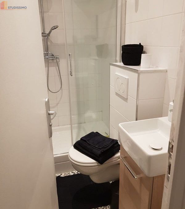 Studio meublé 23m² Paris 10e - Meublé, 1er étage - Photo 2