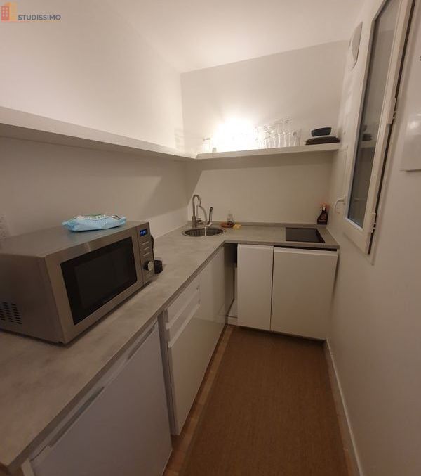 Studio meublé 39m² Paris 9e - Proche métro Liège, lumineux - Photo 7