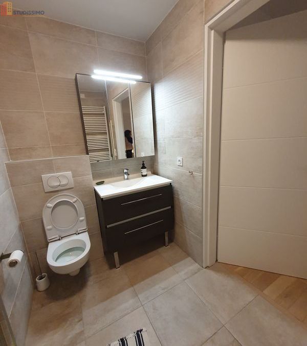 Studio meublé 39m² Paris 9e - Proche métro Liège, lumineux - Photo 8