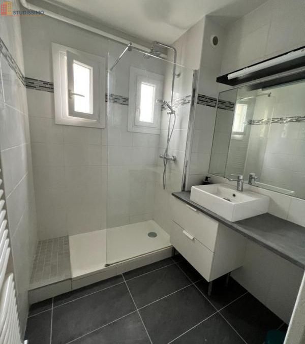 Studio meublé 10m² Saint-Priest 69800 - Calme, proche commodités - Photo 1