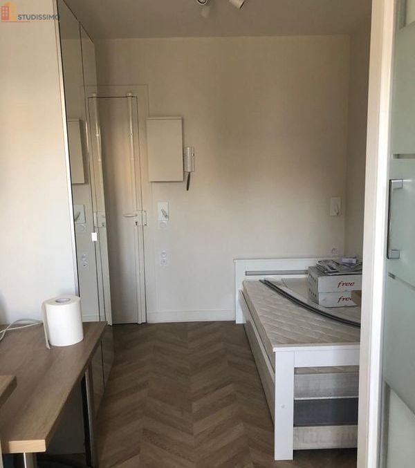 Studio meublé 11m² Paris 16e - Chambre indépendante, dernier étage - Photo 2
