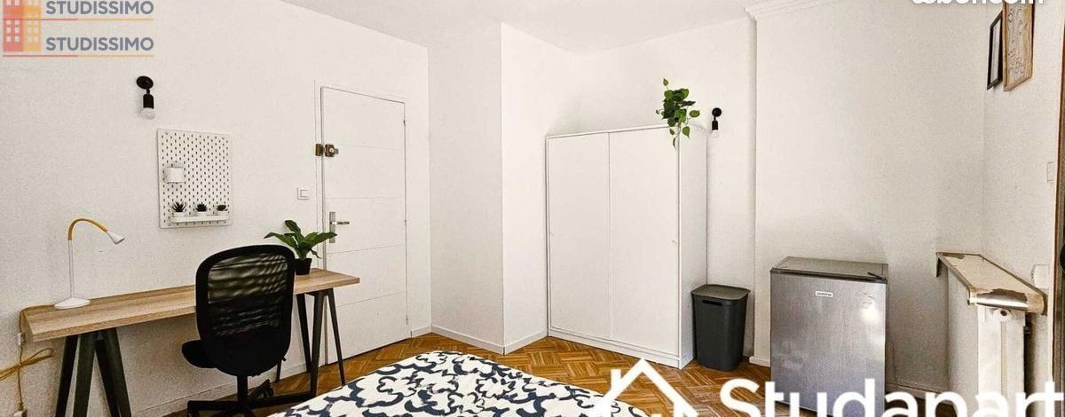 Studio 139m² Bron 69500 - Meublé - Photo 1