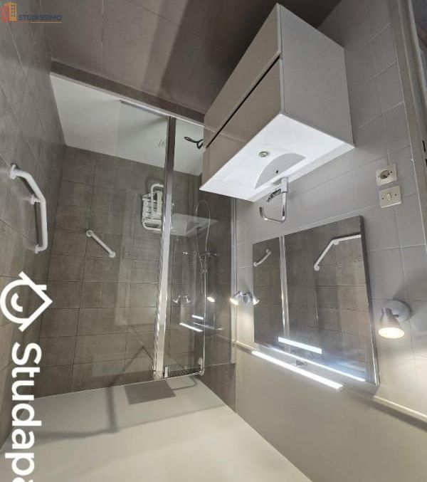 Studio 9m² Vaulx-en-Velin - Meublé, 5e étage - Photo 1