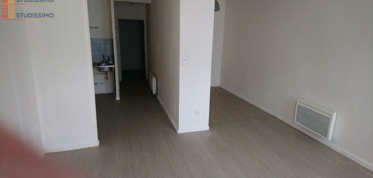 Studio 68m² Rive-de-Gier - Idéal investisseur, local commercial - Photo 2