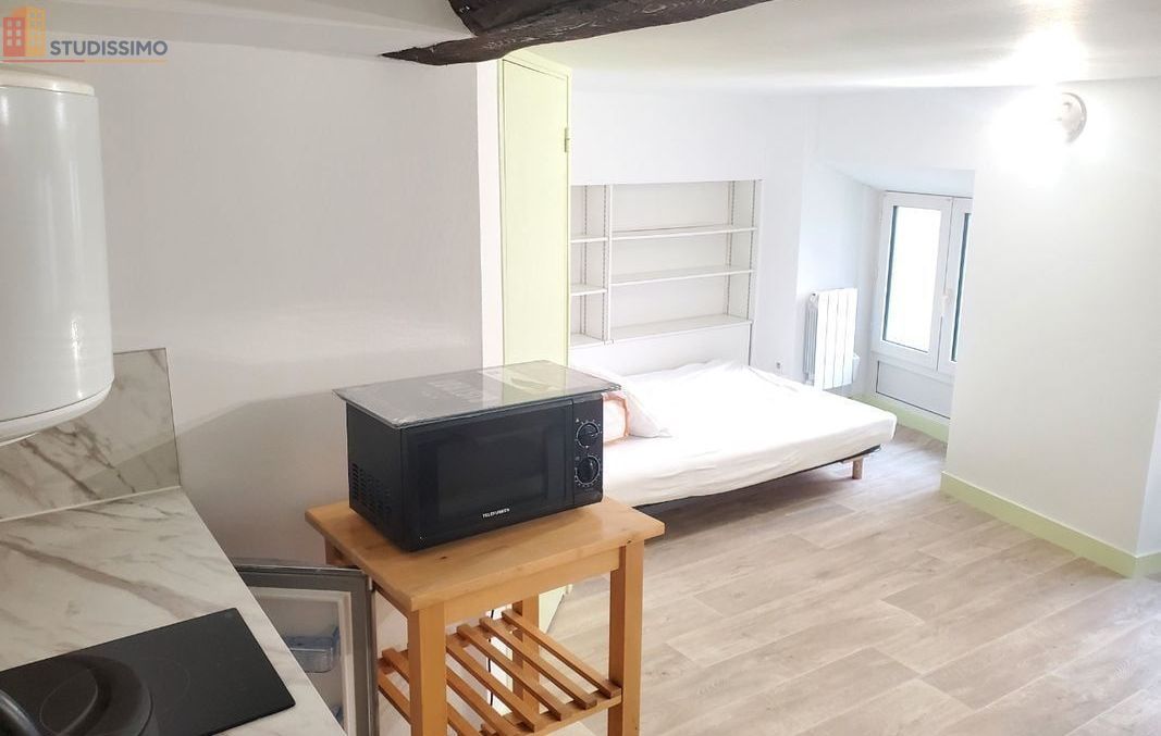 Studio meublé 18m² Saint-Étienne 42000 - Meublé, étage 1/4 - Photo 1
