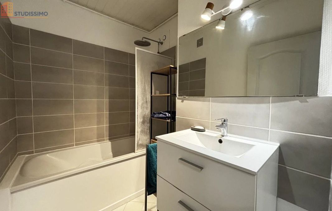 Studio 84m² Mont-Saint-Aignan - Meublé, DPE D - Photo 4