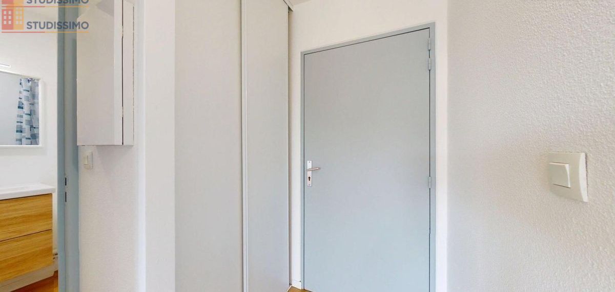 Studio meublé 18m² Bron - Étage élevé, lumineux - Photo 2