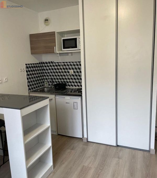 Studio meublé 18m² Lyon 8e - Étage élevé, lumineux - Photo 2