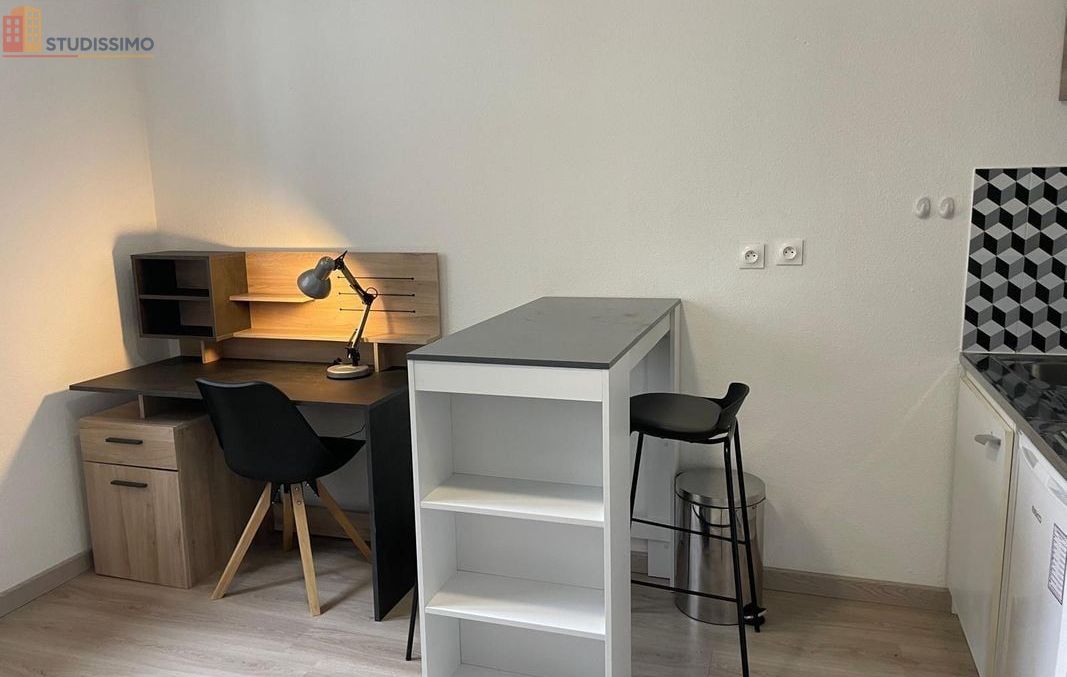 Studio meublé 18m² Lyon 8e - Étage élevé, lumineux - Photo 1