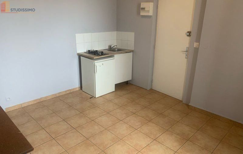 Studio 20m² Vénissieux - Sanitaire privé, proche commerces - Photo 2